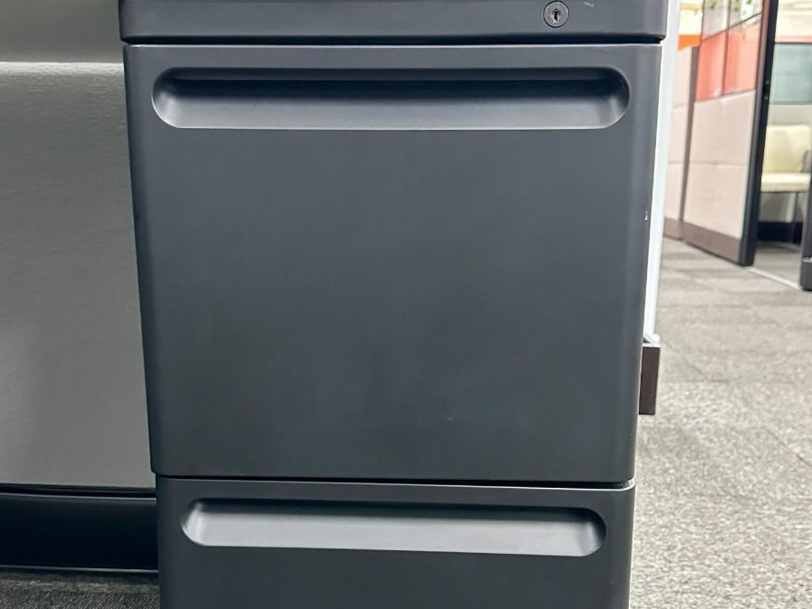 Renewed herman miller ao2 090925 OFC1 4